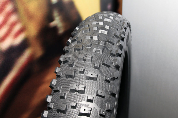 Taipei Cycle Show: Vee Tire Co. Fatbike Tires - Bigger, Studded, 29+ and 27.5"+?
