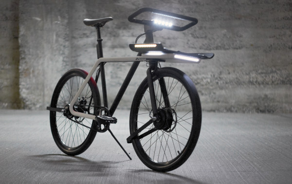 SEA-DENNY-the-Denny-bike-also-has-a-fully-integrated-smart-lighting-system-that-adapts-the-intensity-based-on-the-natural-light-conditions