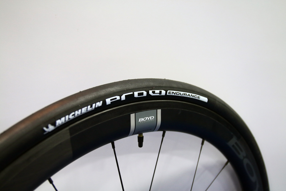 Algebraisk Måler planer IB14: Michelin Sizes Up with 28mm Pro 4 Endurance Road Bike Tires -  Bikerumor