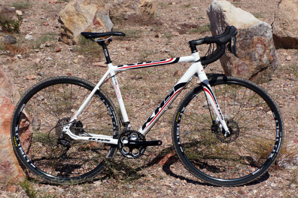 2015-KHS-CX300-disc-brake-cyclocross-bike01