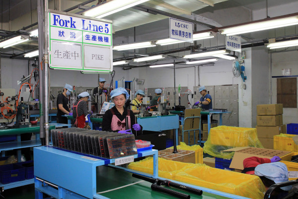 SRAM Taiwan Factory Tours Suspension Shifters Derialleurs Carbon production052