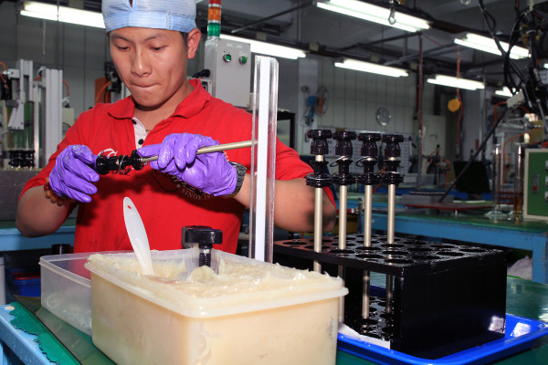 SRAM Taiwan Factory Tours Suspension Shifters Derialleurs Carbon production055