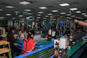 SRAM Taiwan Factory Tours Suspension Shifters Derialleurs Carbon production063