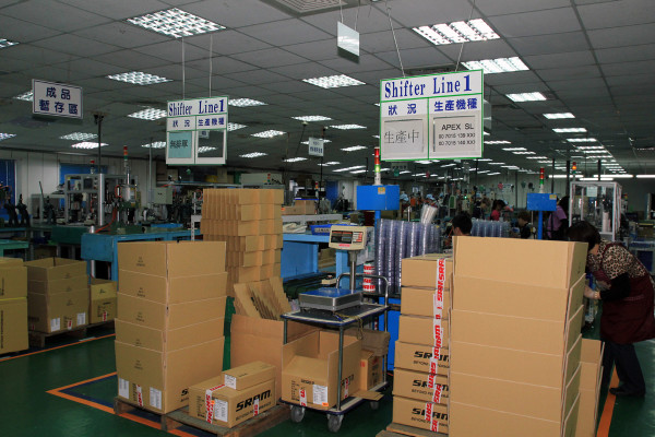 SRAM Taiwan Factory Tours Suspension Shifters Derialleurs Carbon production072