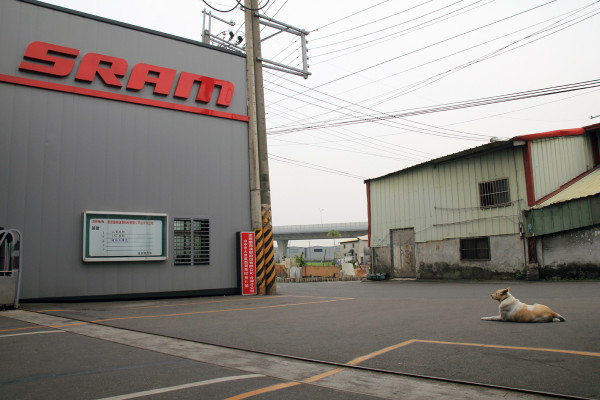SRAM Taiwan Factory Tours Suspension Shifters Derialleurs Carbon production314