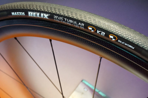 maxxis-relix-700x25tubular-road-bike-tire01