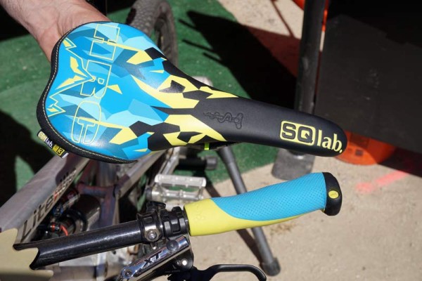 SQlab-Hans-Rey-Collection-saddle-and-ergonomic-mtb-grips-01