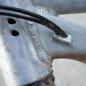 Rose-Bikes_Pikes-Peak_aluminum-prototype_new-cable-inlet-clamp-detail