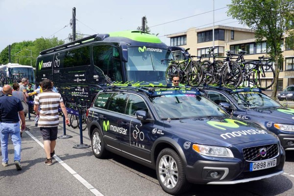 Movistar pro cycling team volvo wagon support car
