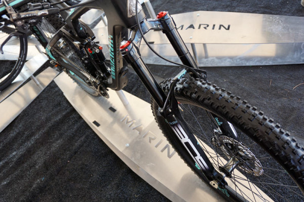 2016-Marin-Attack-Trail-Pro-enduro-full-susp-mountain-bike01