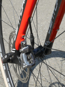 Centurion_Crossfire_carbon-cyclocross-race-bike_front-disc-fender-mounts
