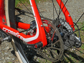 Centurion_Crossfire_carbon-cyclocross-race-bike_rear-12mm-thru-axle_fender-mounts