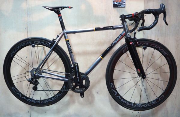 IB15_Cinelli_MASH_XCr_complete_Stainless_road