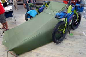 Pinguin-Outdoor_bike-camping-gear_AcePac-bike-bags_bivuac-tent-back