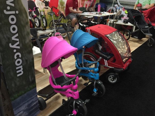joovy-cocoon-tricycle-stroller-trailer01