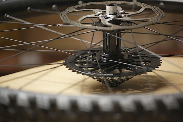 HxR-Components-fixed-freewheel-rear-mountain-bike-hub