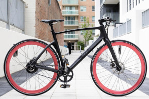 Vanhawks-Valour_smart-connected-city-bike_internal-gear-hub-red-wheel-complete