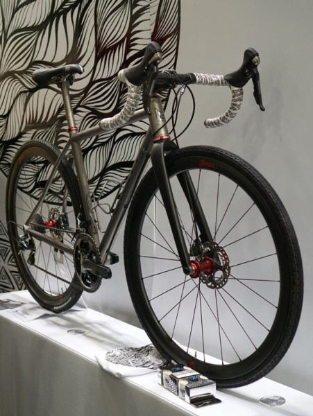 Caletti-titanium-gravel-road-bike01