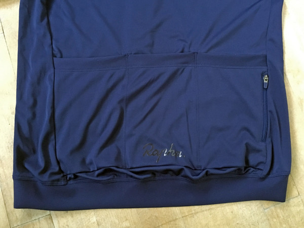 Rapha_Core-jersey-navy-rear-pockets