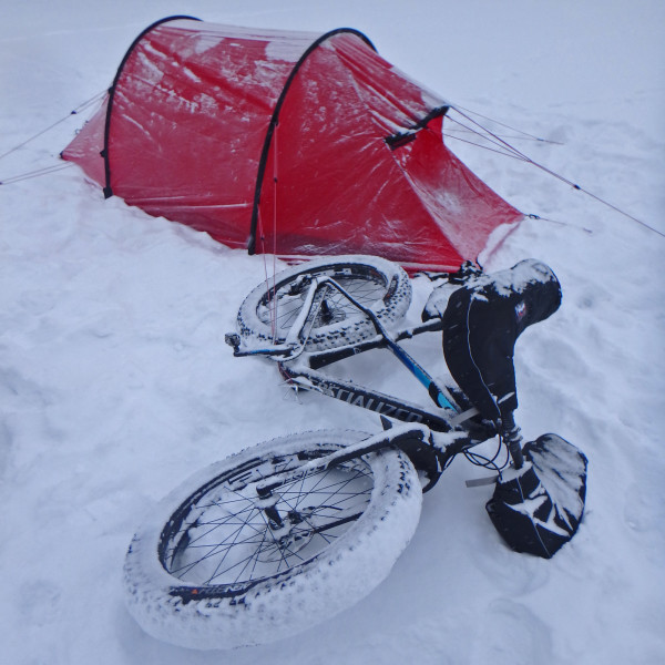 TDA-Global-Cycling_The-Last-Degree_Antarctic-expedition_Lake-Winnipeg-training_Specialized-fat-boy+tent