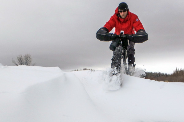 TDA-Global-Cycling_The-Last-Degree_Antarctic-expedition_Lake-Winnipeg-training_snow-bank