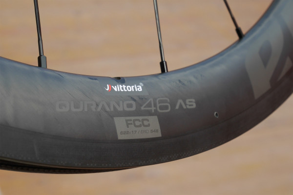 Vittoria_Qurano-Carbon-Clinchers_carbon-tubeless-road-wheelset_Qurano-46C_detail