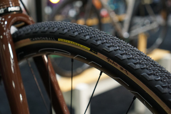 prototype-teravail-Dirty-Kanza-gravel-road-bike-tire01