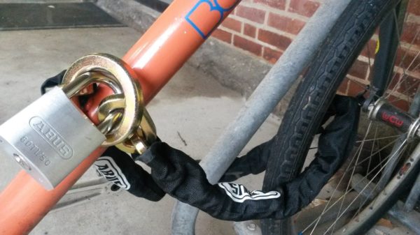 ABUS_Titalium_Brooklyn_Lock_and_Chain_on_bike