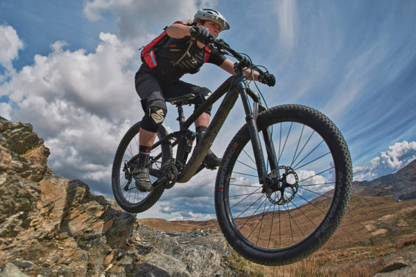 Trek_Fuel-EX-98_275-Plus_full-suspension-midfat-mountain-bike_rock-drop