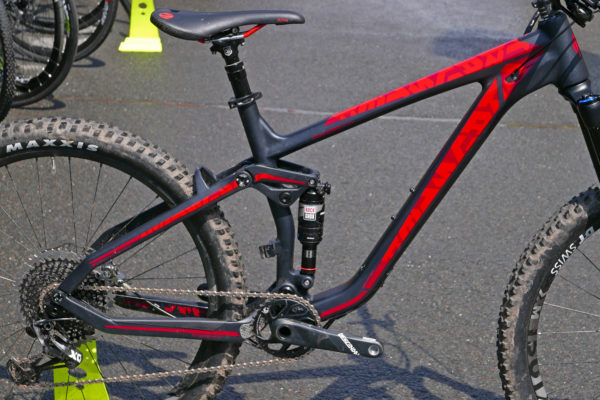 Bergamont_Trailster-MGN_140mm-275-carbon-all-mountain-bike_frame