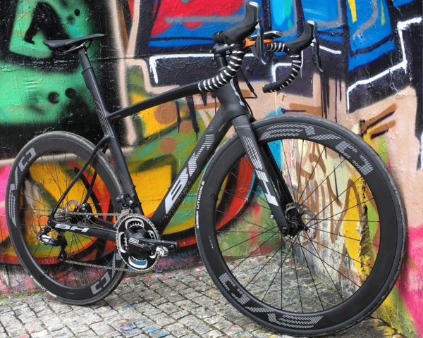 BH_G7-Disc_carbon-disc-brake-aero-wide-tire-classics-road-bike_grafitti-complete