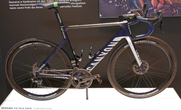 canyon_aeroad-cf-slx-disc_carbon-lightweight-disc-brake-aero-aerodynamic-road-race-bike_movistar-pro-team_complete