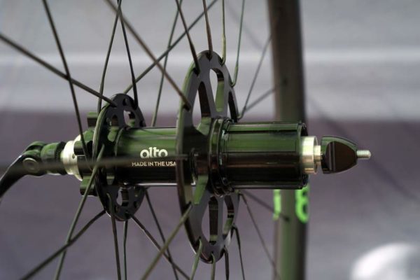 alto cycling disc brake mountain bike hubs and carbon and alloy wheels