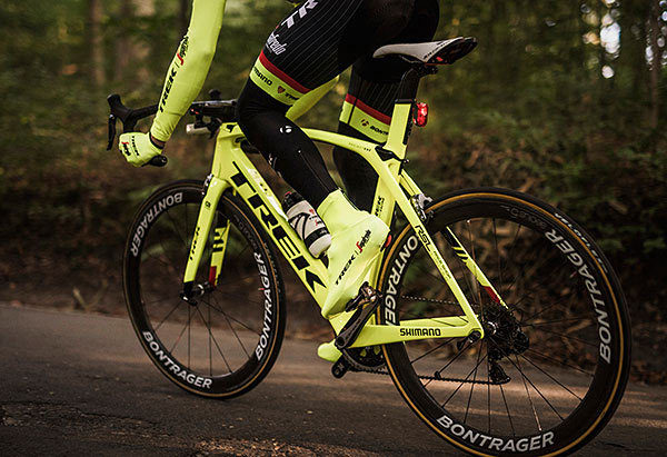 yellow road bike