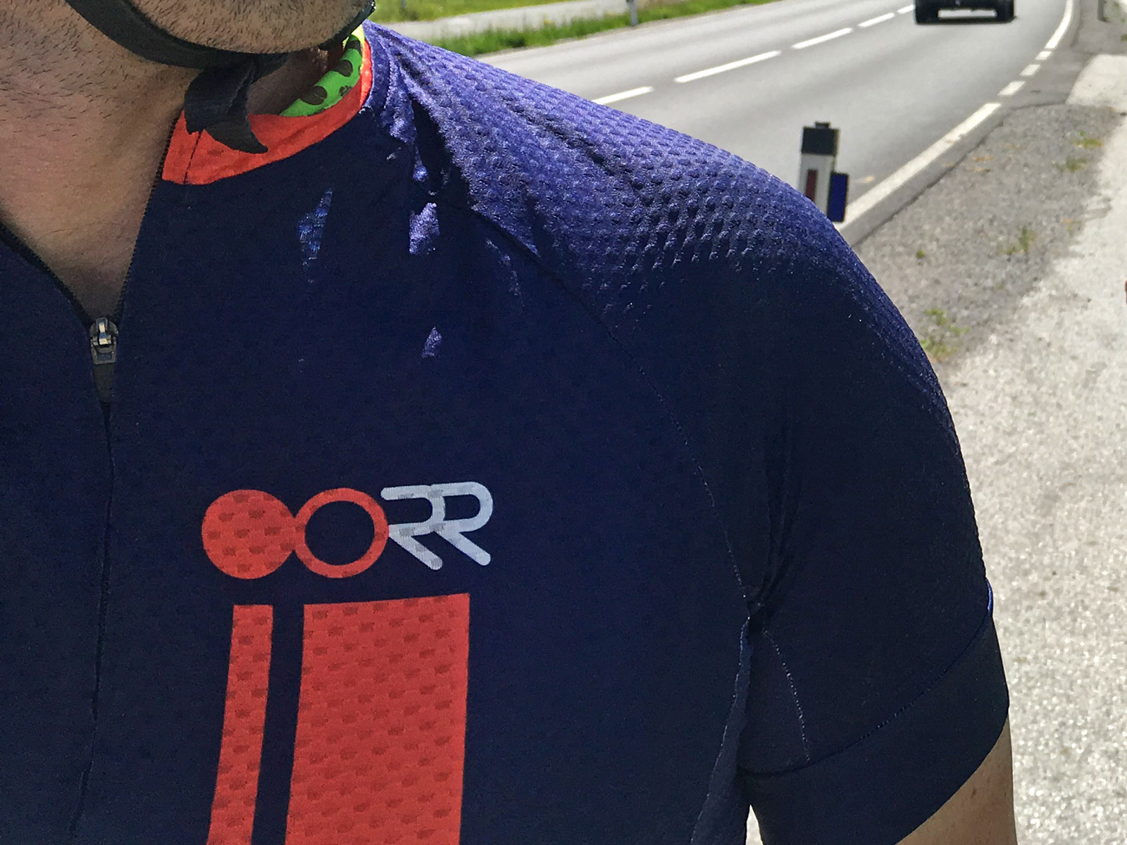 oorr_ultralight-men-elite-jersey-navy_eco-clothing_waffle-detail