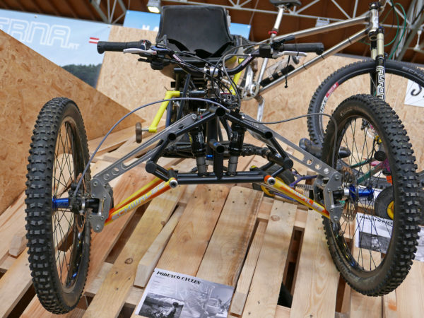 selberbruzzler_podenco-cycles_handuro_amateur-framebuilder-collective_custom-handcycle-all-mountain-enduro-trike_front-end