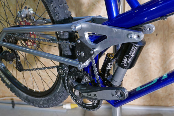 unique-cycles_custom-steel-and-aluminum-dh-bike_suspension