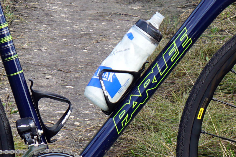 bicycle bottle and cage