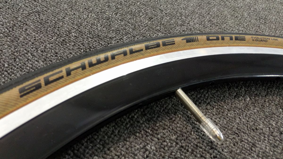verbrand excelleren boerderij Schwalbe One Clincher Tire now available in Skinwall... but only in  Australia - Bikerumor
