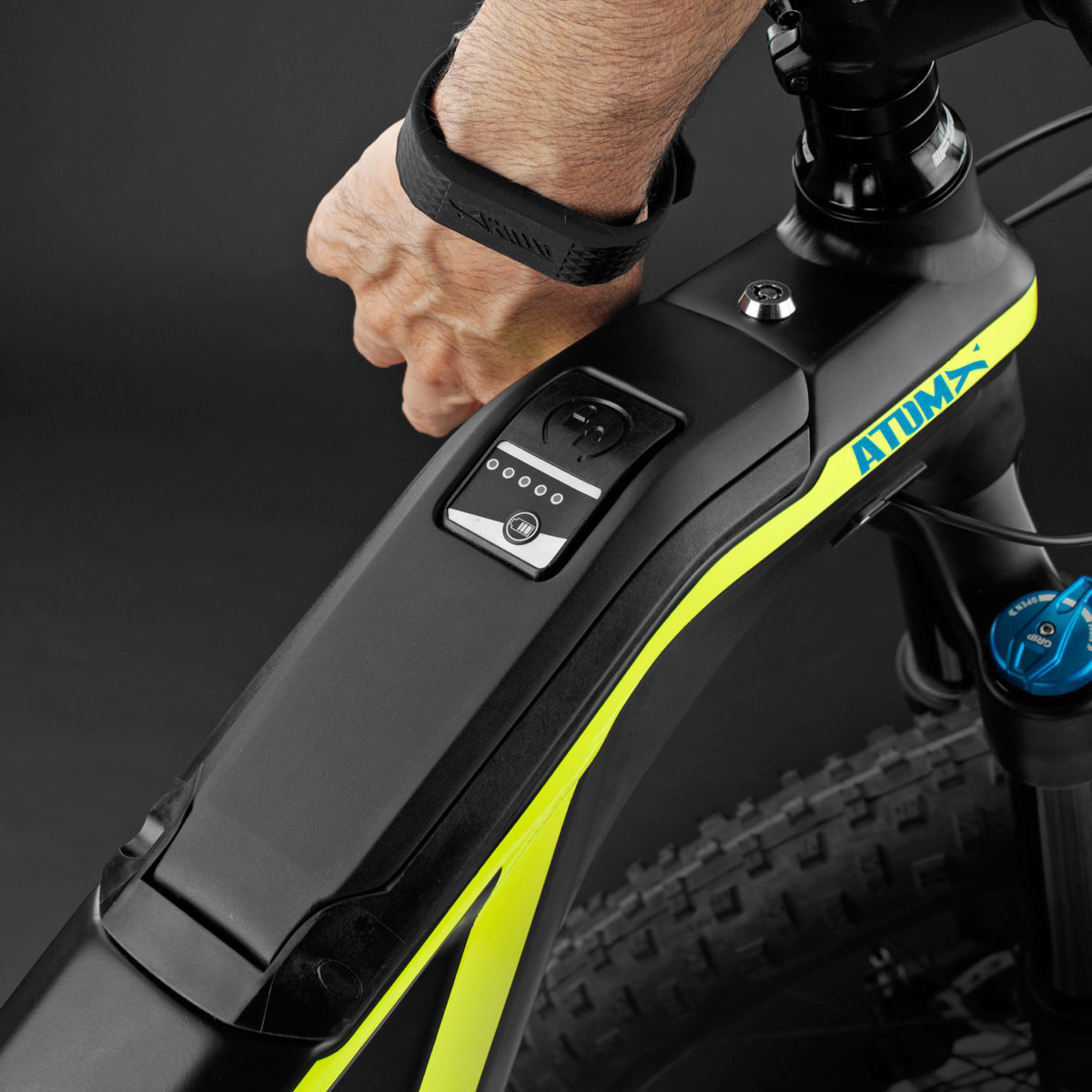 BH EMotion Atom X Lynx 6 27.5+ Plus Pro full-suspension e-bike eMTB trail enduro eEnduro mountain bike battery closed smart bracelet lock