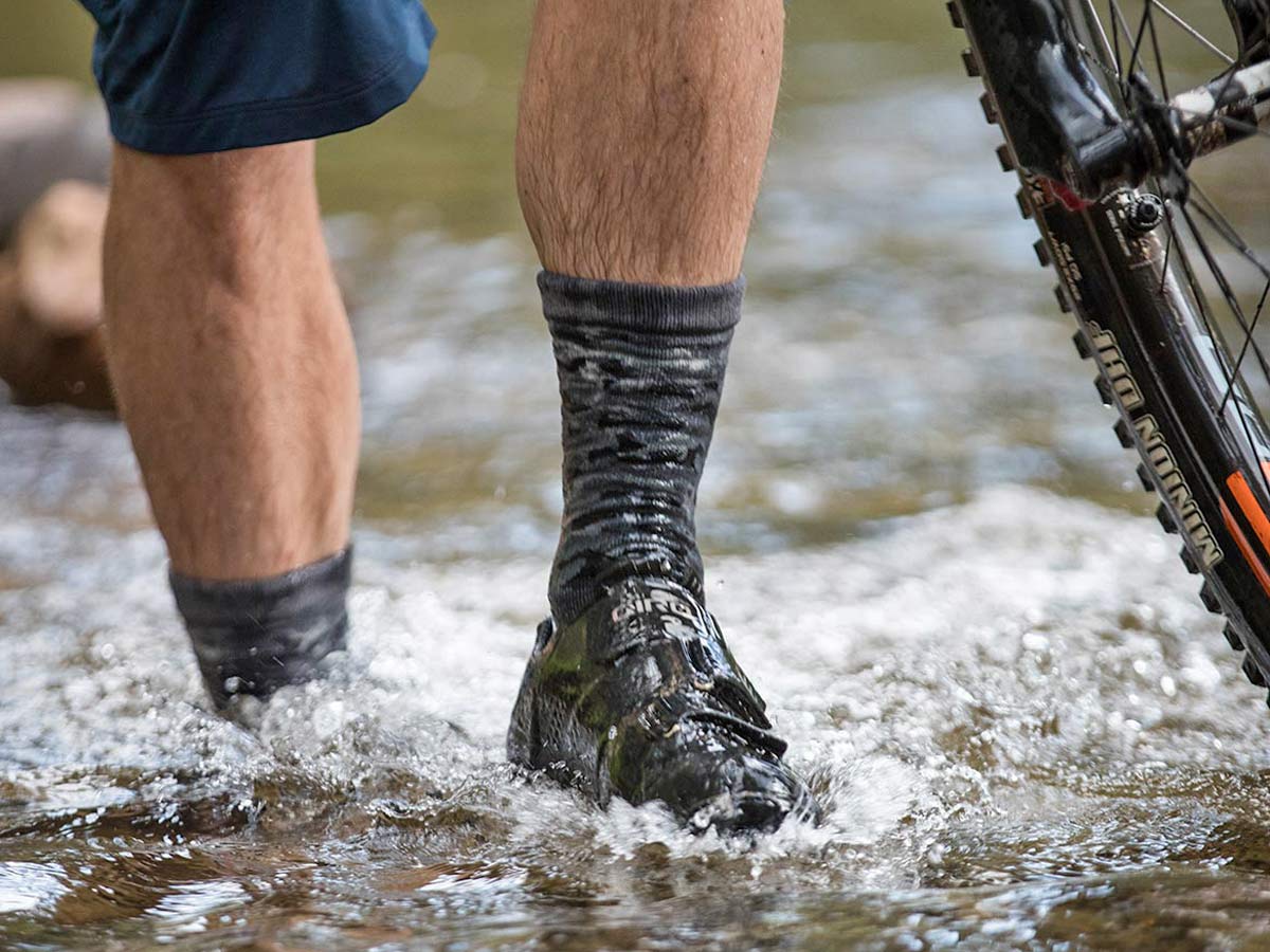 Showers Pass Crosspoint Lightweight Waterproof Cycling Sock in Black 