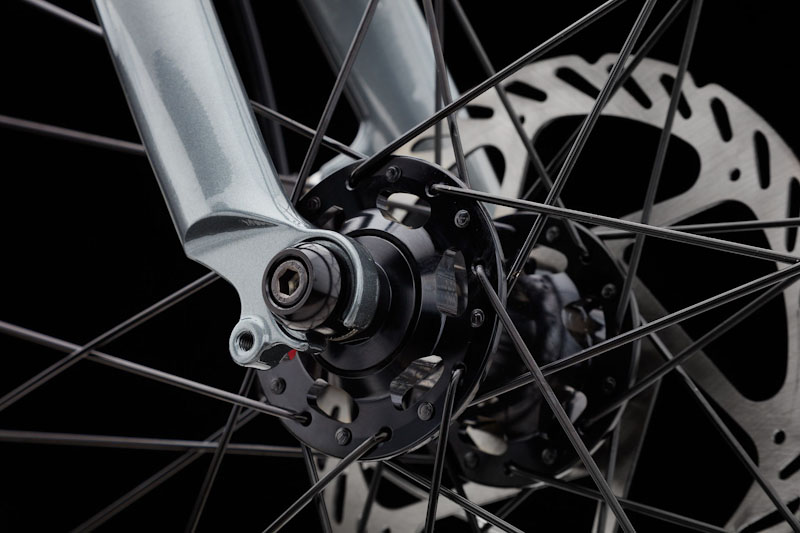 Clear Bicycle Company, the One commuter bike, locking axle nuts