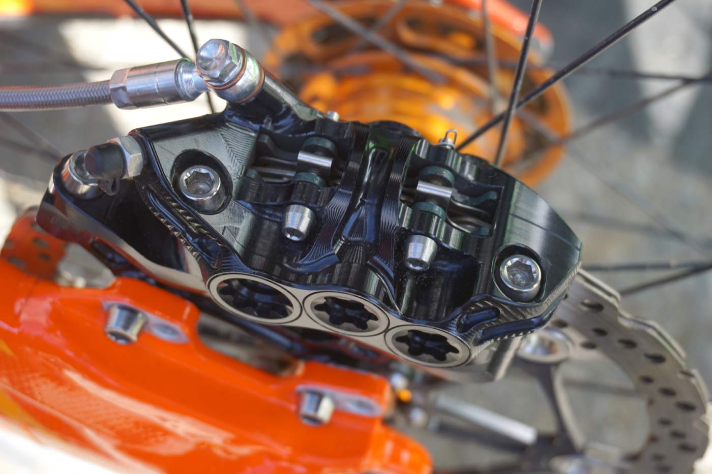 prototype hope v6ti 6-piston hydraulic mountain bike brakes for downhill and e-bikes