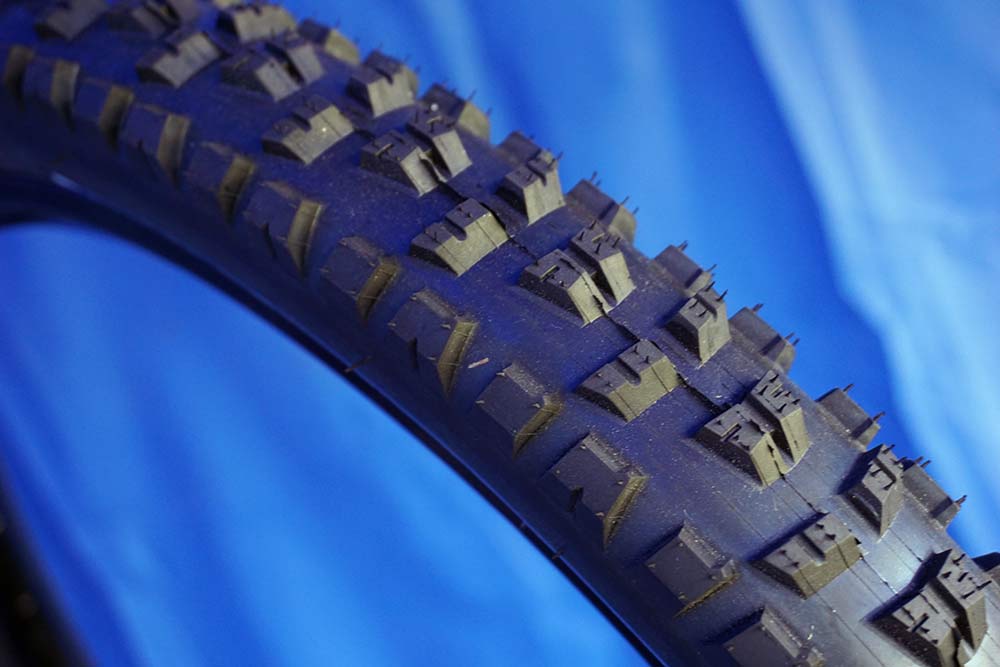 panaracer aliso enduro mountain bike tire tech and tread design details