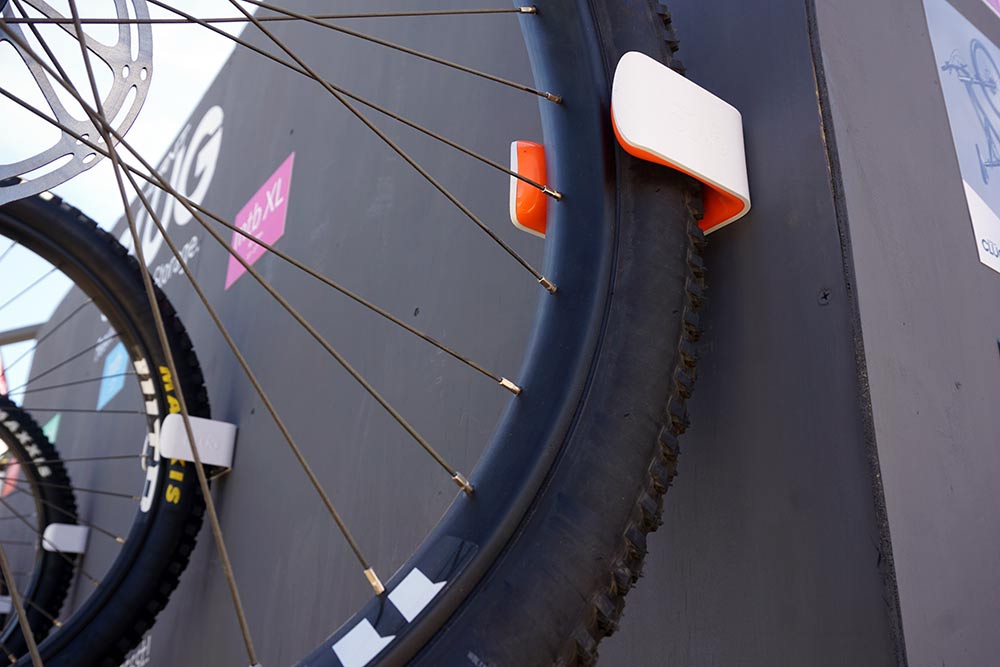 bicycle wheel wall mount