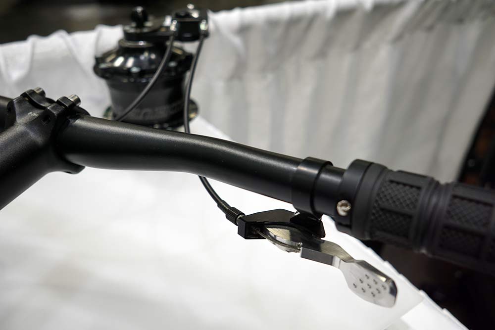 cinq flat bar shifter adapter for pinion internal hub shifting on bikes