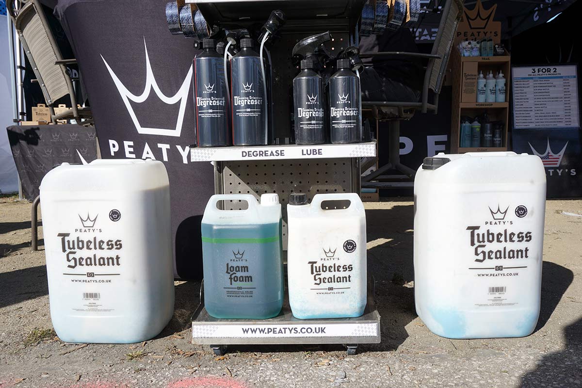 peatys tubeless tire sealant uses particles to clog leaks and plug mountain bike tires and comes in huge shop sized containers