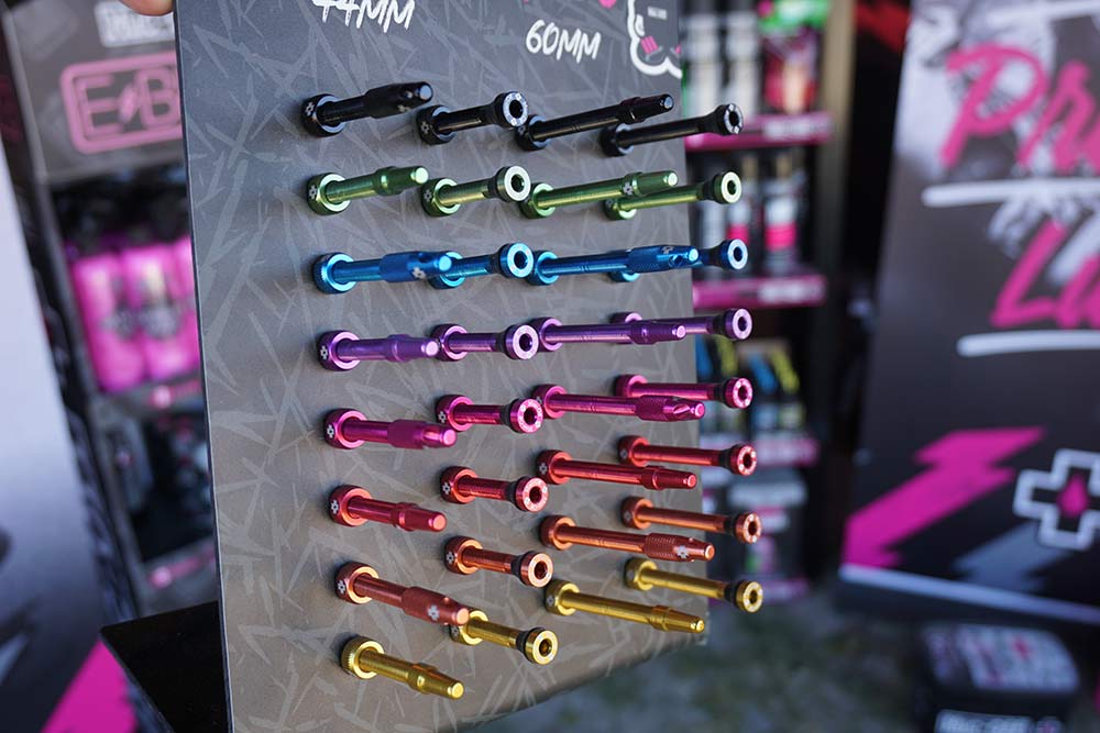 lightweight alloy tubeless valve stems in anodized colors from Muc-Off