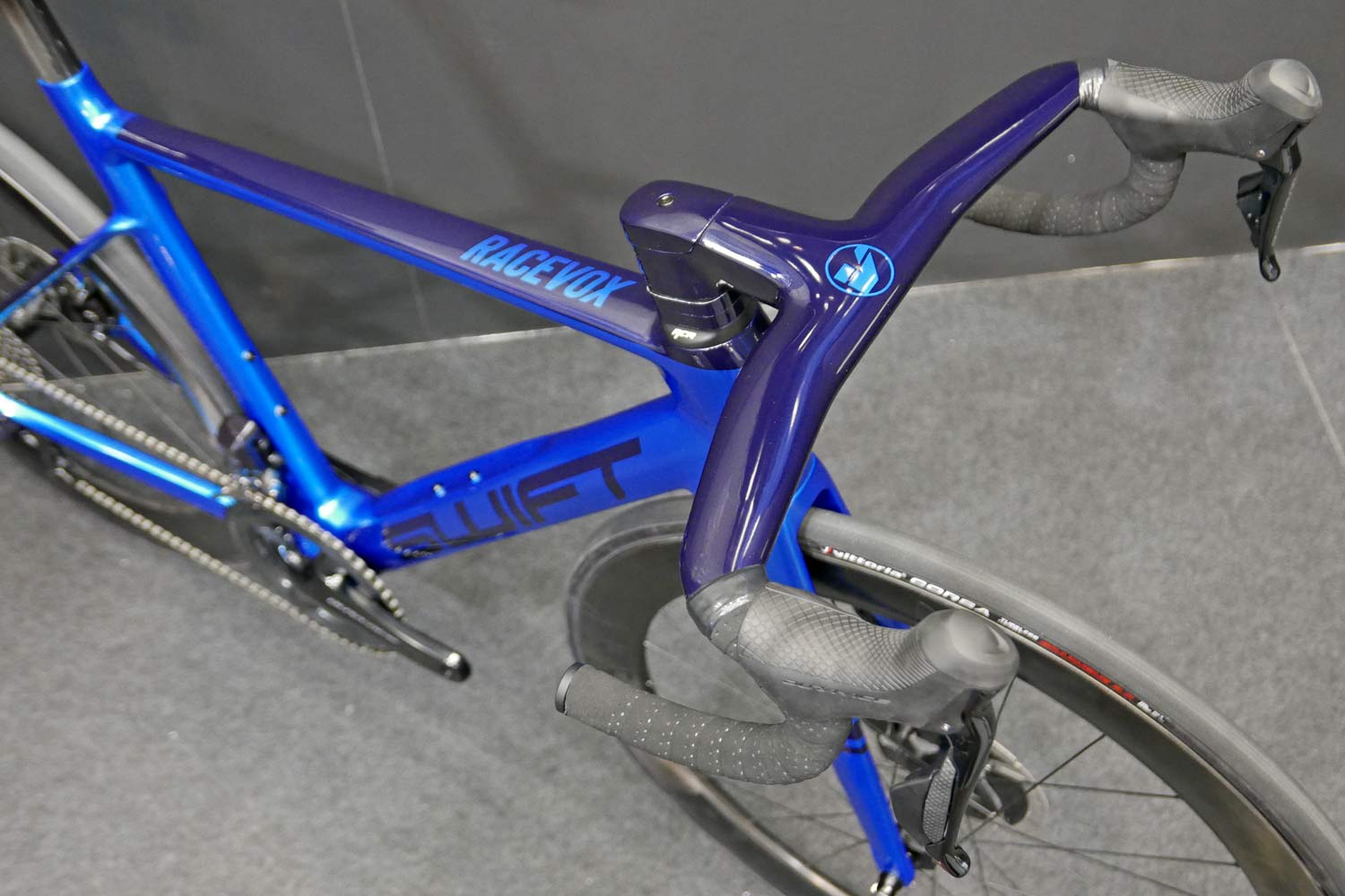 Swift Carbon RaceVox Disc aero all-rounder road bike, lightweight aerodynamic endurance comfortable carbon road race bike