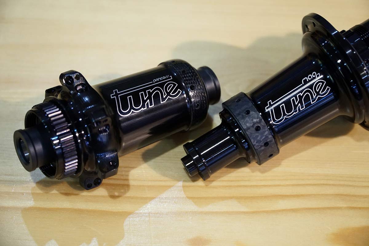 new tune hubs use molded carbon spoke rings